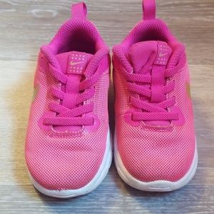 Nike sneakers size 7c